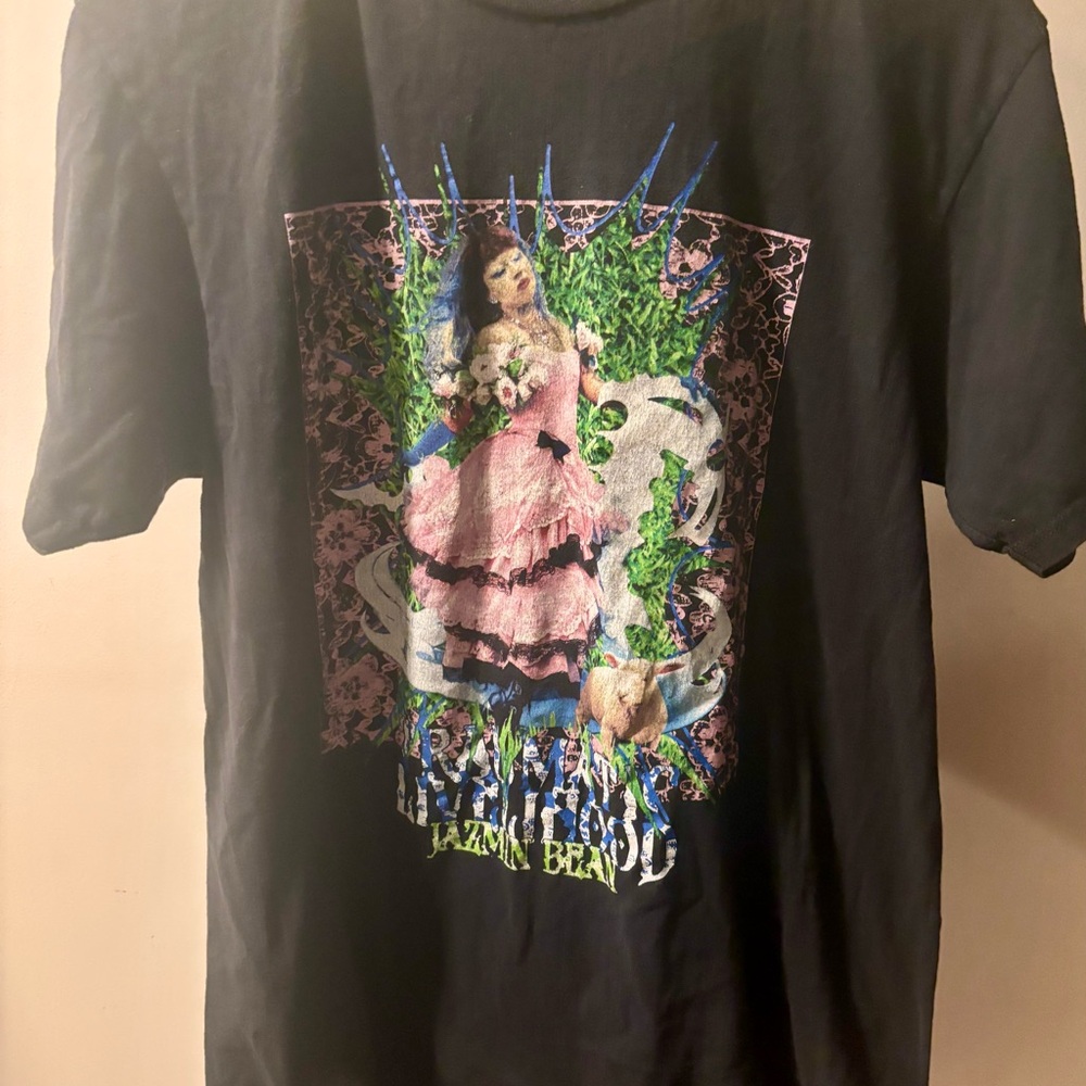 Black Graphic T-Shirt-Jazmin Bean